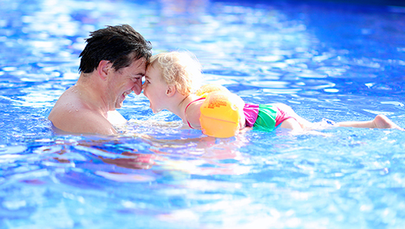 6 Ways to Overcome your Fear of Swimming with a Stoma